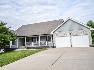 3711 S Rust Rd, Grain Valley, MO 64029