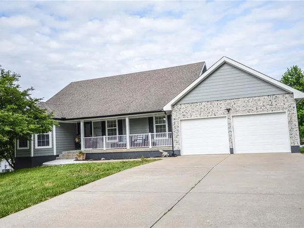 3711 S Rust Rd, Grain Valley, MO 64029