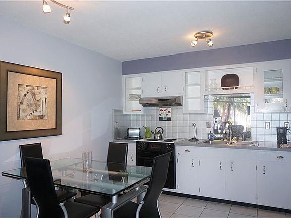 3rd image of 4322 Tahitian Gardens Cir APT C