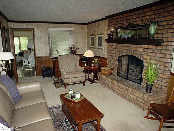 5th image of 205 Sharon Dr