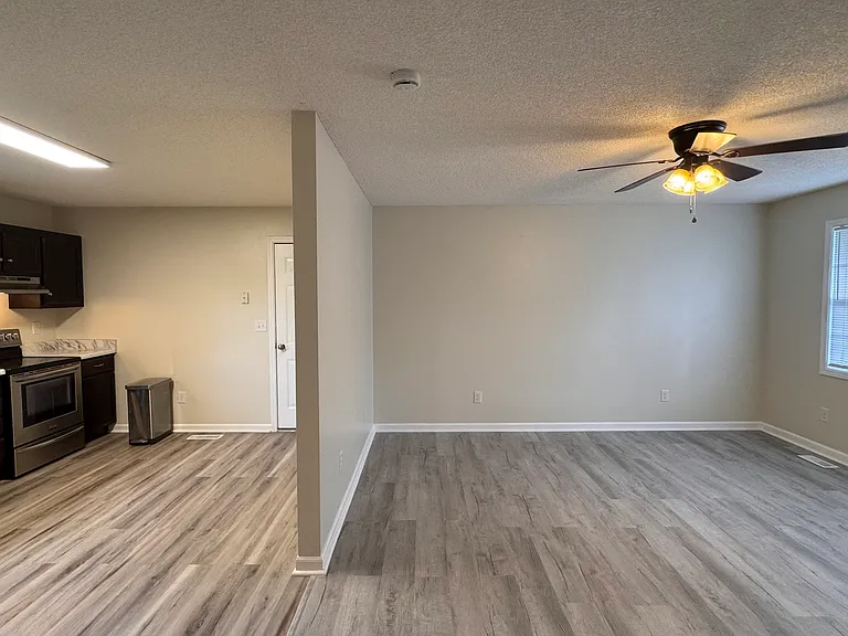 105 Darnell Dr — Photo 5