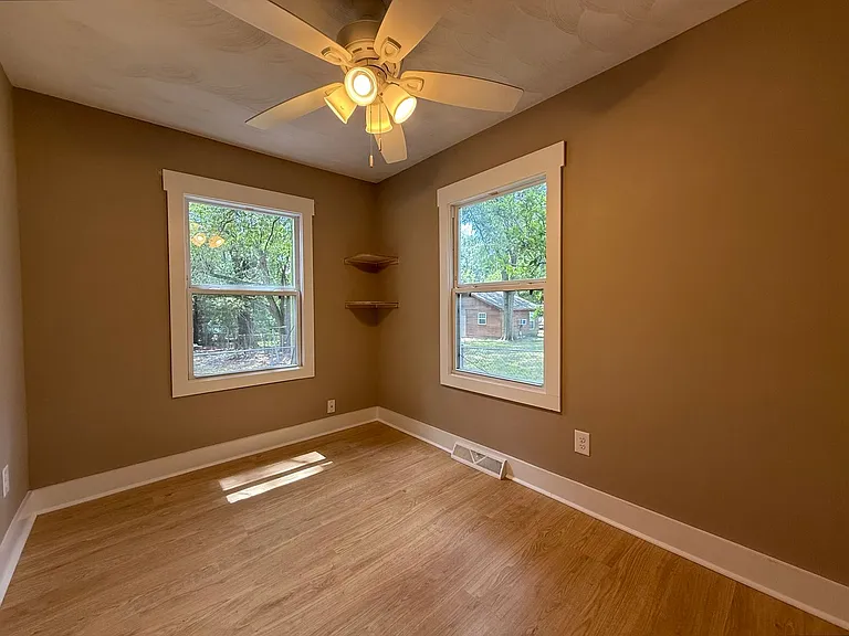 317 W Main St — Photo 12