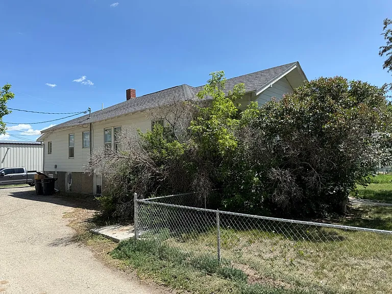 825 N Broadway Ave. — Photo 4