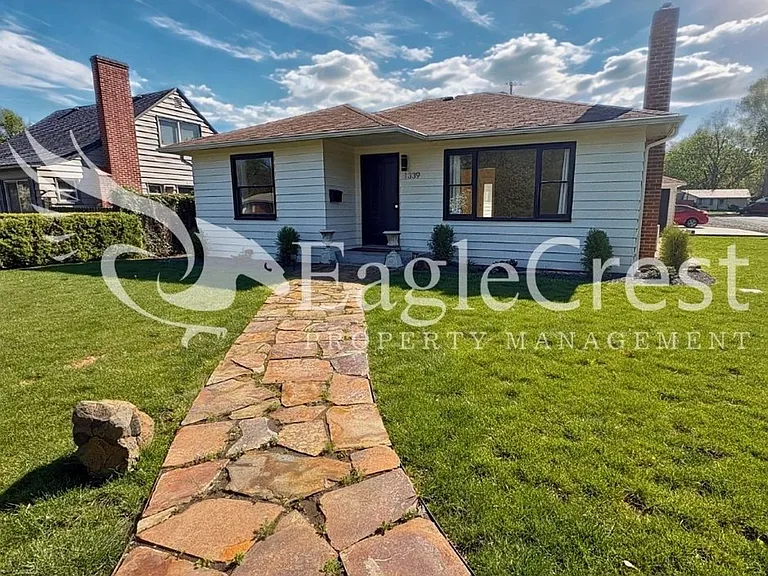 1339 Modoc St — Photo 5
