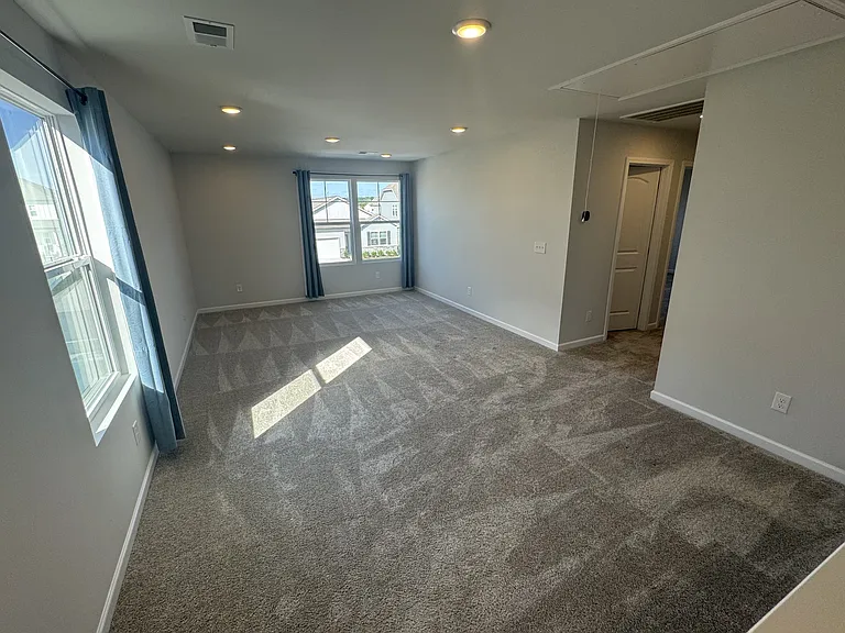 511 Forsberg Ct — Photo 8