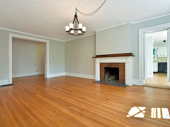 4th image of 11 Upper Mountain Ave