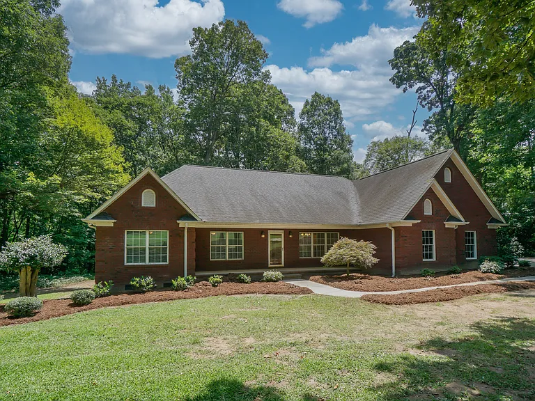 808 S Love Chapel Rd — Photo 1