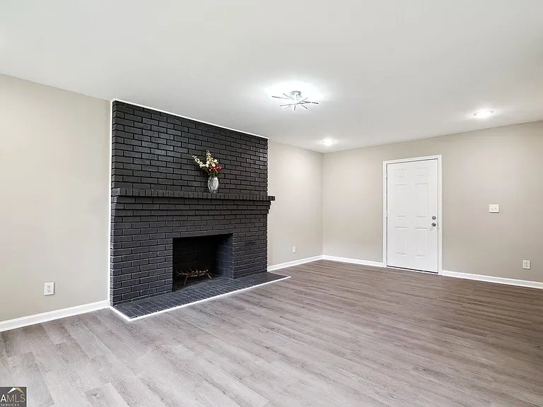 3583 Steinhauer Rd NE — Photo 3
