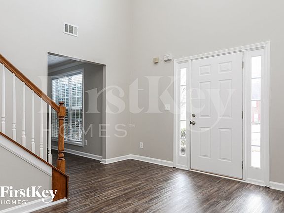 2nd image of 1213 Lakeview Cove Dr