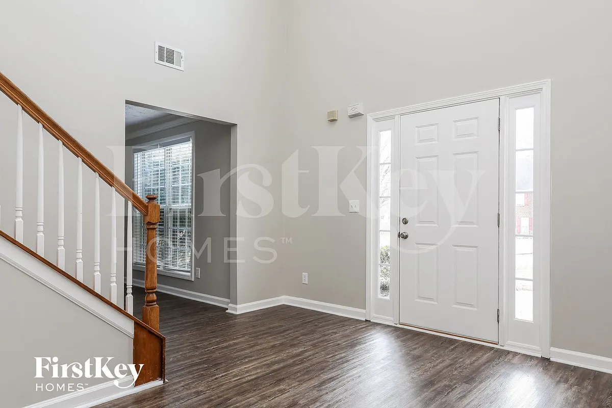 Building Photo - 1213 Lakeview Cove Dr