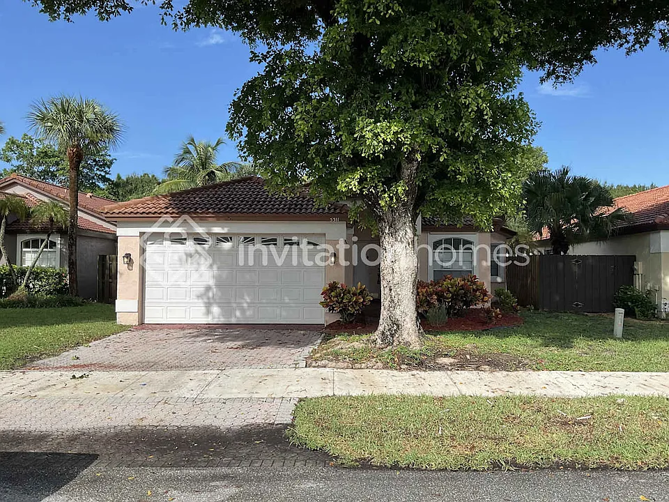 5311 NW 49th Ave