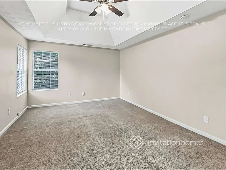 10 Summer Breeze Ct — Photo 14