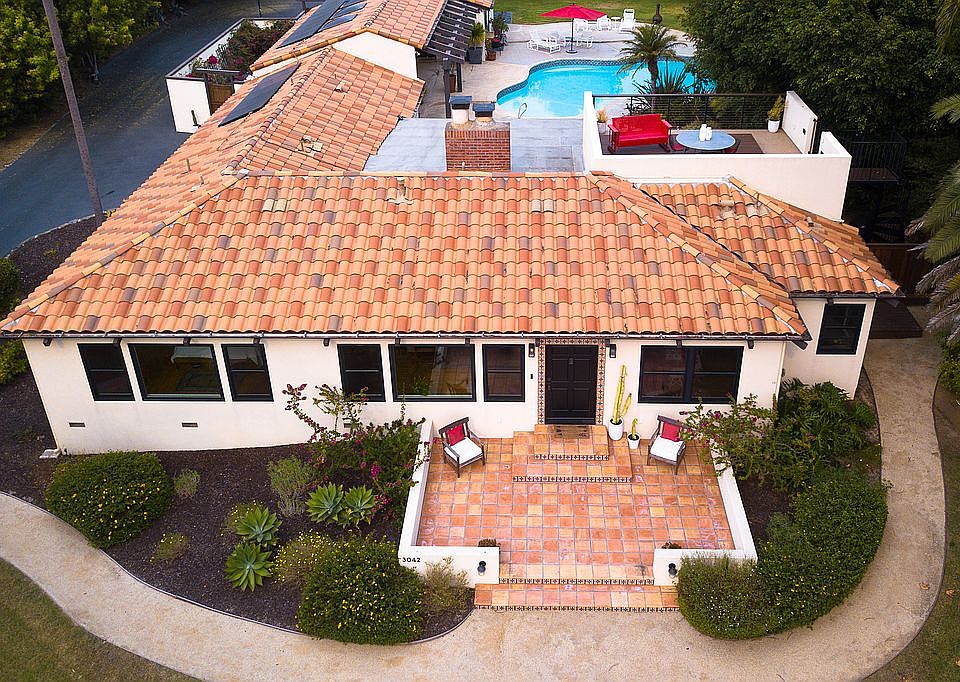 1st image of 3042 Highland Dr