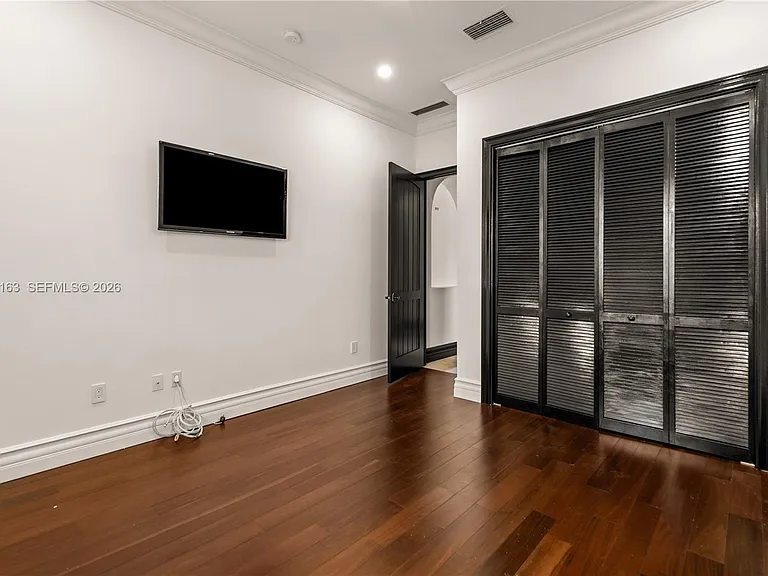 5838 SW 50th St — Photo 32
