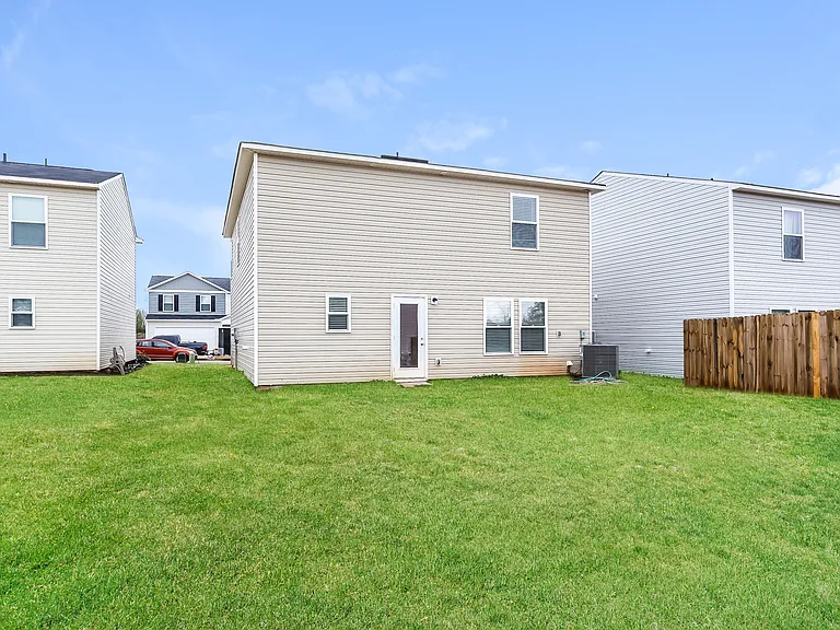 547 Springtime Ln — Photo 15