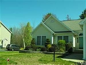 1st image of 15 Wallflower Dr