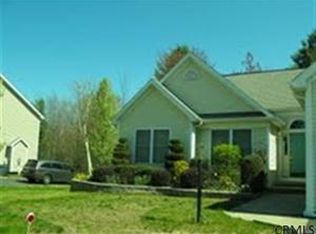 15 Wallflower Dr, Rexford, NY 12148
