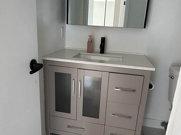 47 SE 13th St #2 — Photo 3