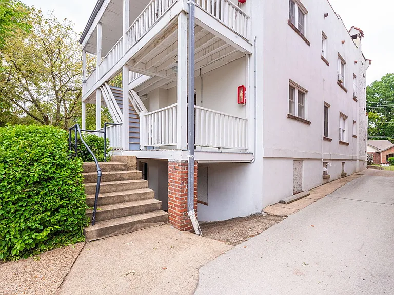 710 Forest Ave #1 — Photo 43