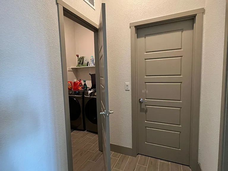 2474 Bastidas Dr — Photo 16
