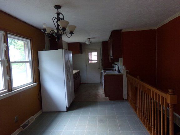 5th image of 166 Melrose Dr
