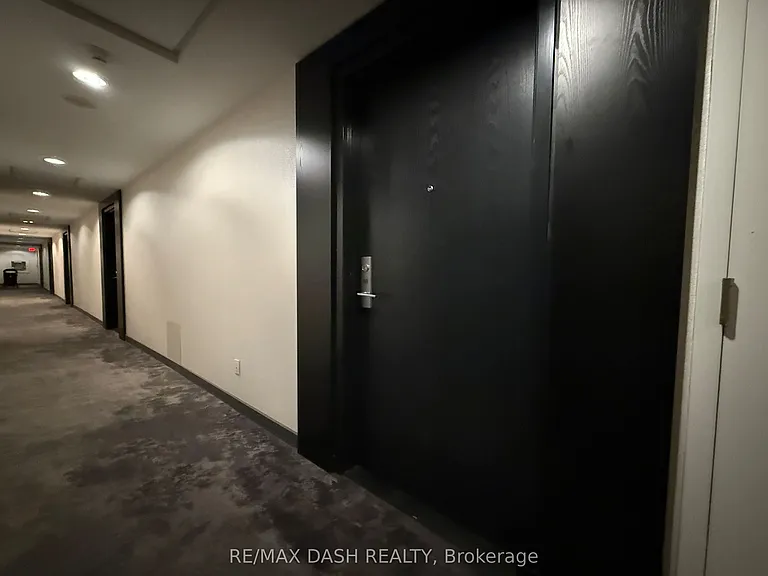55 E Liberty St #918 — Photo 2