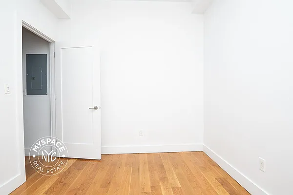 Rented by MySpaceNYC | media 10