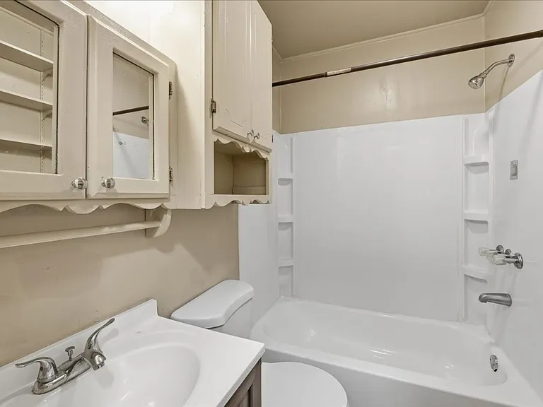 3607 E Michigan St — Photo 10