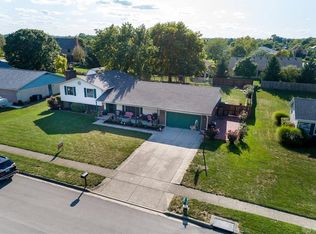 221 Scott Dr, Englewood, OH