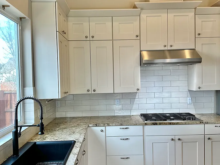 602 W Ridgeview Ln — Photo 4