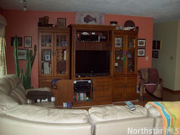 4th image of 1636 Kenwood Ct