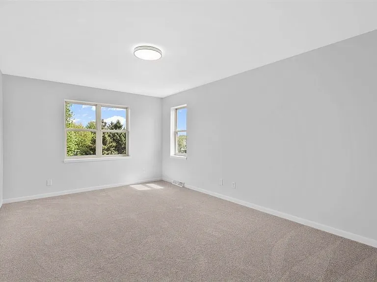 640 Tower Dr #1 — Photo 24