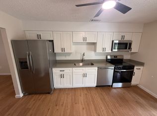 6909 Brentford Rd #2, Sarasota, FL 34241