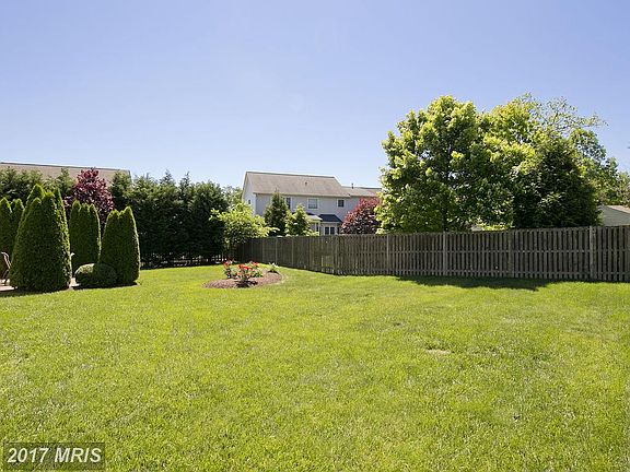 4th image of 105 Fishers Hill Ct