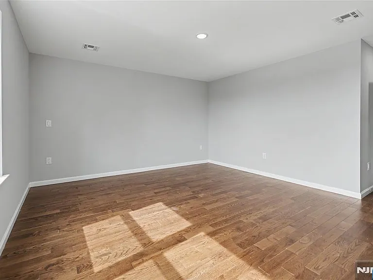 168 Johnson Ave — Photo 17