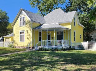 518 N 3rd St, Burlington, KS 66839