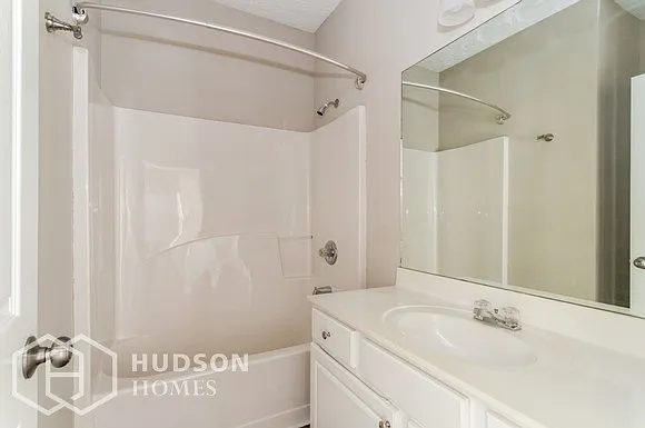 1060 Clairidge Ln — Photo 10