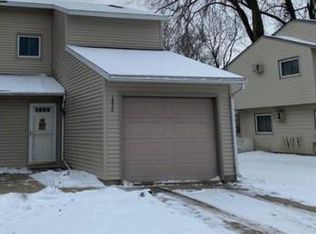 1832 28th St NW, Rochester, MN 55901