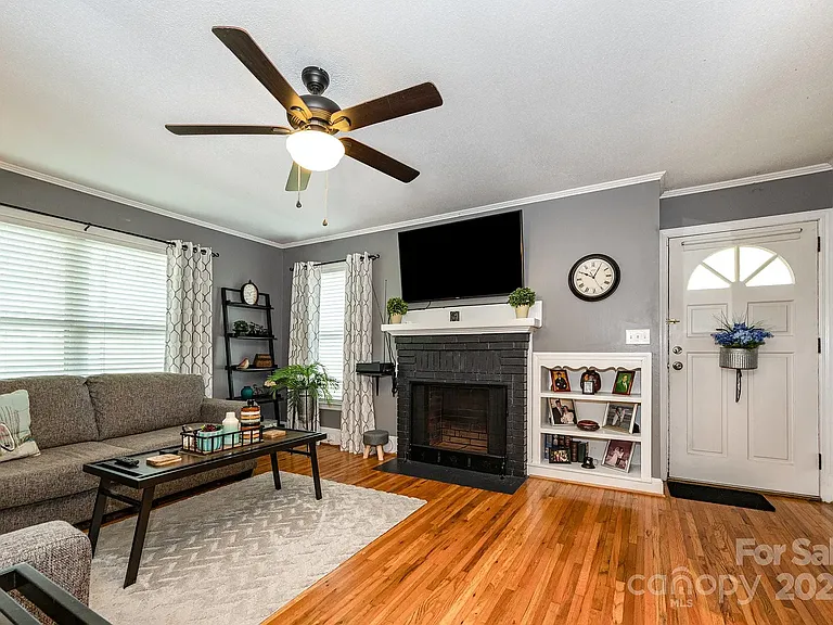341 W Red Cross Rd — Photo 16