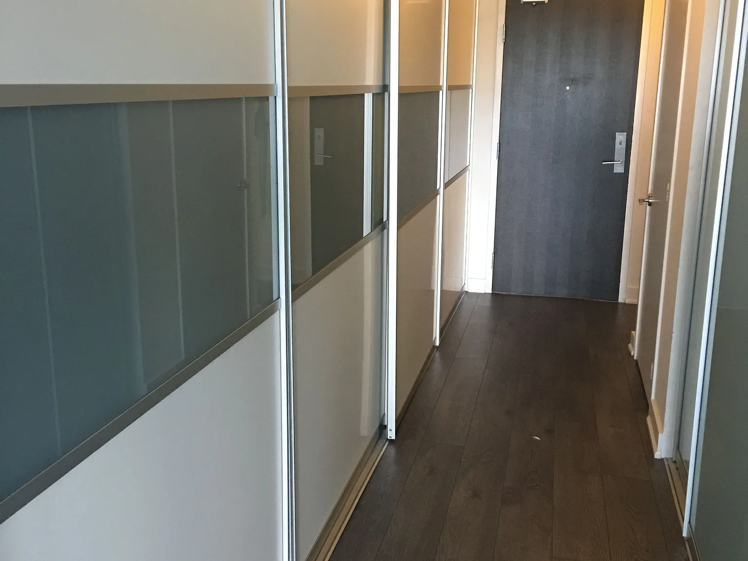 Queen & Portland Condos — Photo 3