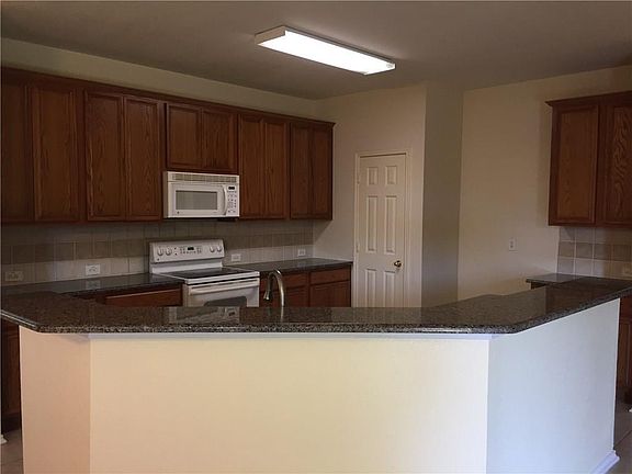 4th image of 1631 Salvia Springs Dr