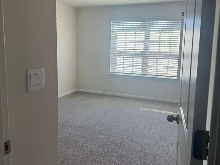 2209 Lilium Dr — Photo 9