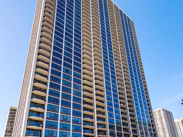1560 N Sandburg Ter APT 4104J, Chicago, IL 60610