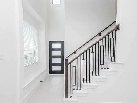5th image of 9402 Harvest Oak Ct