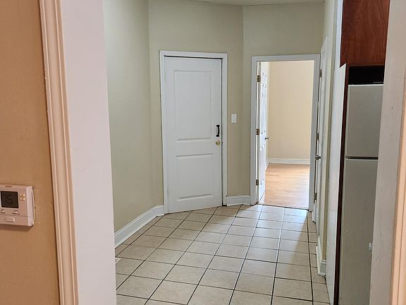 4th image of 3235 Lafayette Ave APT 1E