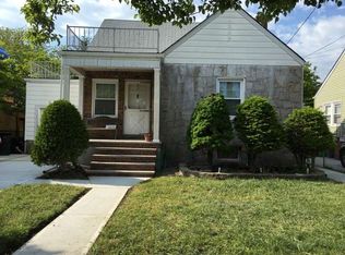 707 Lowell Ave, New Hyde Park, NY 11040
