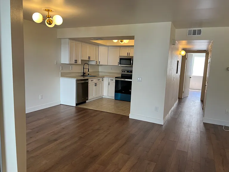 18408 Hatteras St — Photo 9