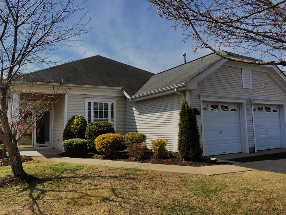 1st image of 11 Gardenways Ct
