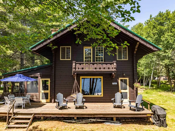 17 Waters Edge Way, Long Lake, NY 12847