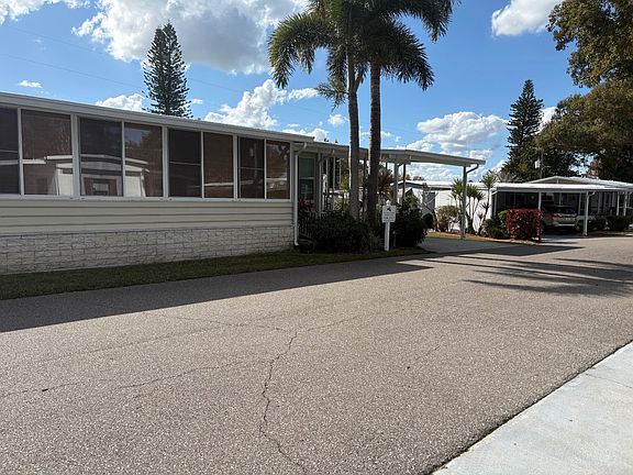 2nd image of 49 Pine Aire Cir